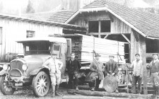 014-Saurer-AE-Holztransport-Vorderthal-Saege-Krumm-ca-1923